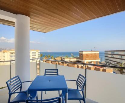 Foto de las instalaciones de este hotel con vistas al mar.