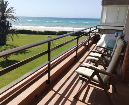 Foto de las instalaciones de este hotel con vistas al mar.