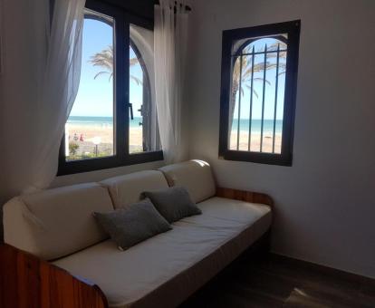 Foto de las instalaciones de este apartamento con vistas al mar.