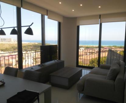 Foto de las instalaciones de este apartamento con vistas al mar.