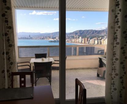 Foto de las instalaciones de este apartamento con vistas al mar.