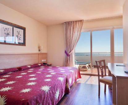 Foto de las instalaciones de este hotel con vistas al mar.