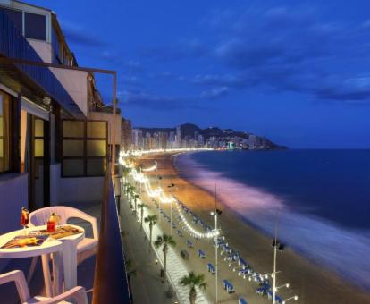 Foto de las instalaciones de este hotel con vistas al mar.