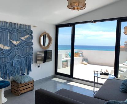 Foto de las instalaciones de este apartamento con vistas al mar.