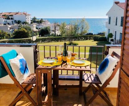 Foto de las instalaciones de este apartamento con vistas al mar.