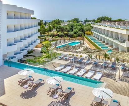 Foto de este hotel con piscinas al aire libre disponibles todo el año.