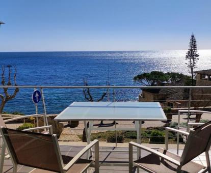 Foto de las instalaciones de este hotel con vistas al mar.