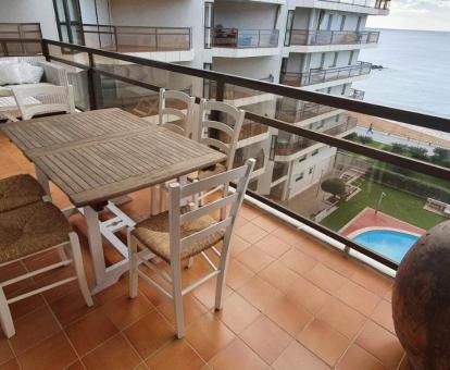 Foto de las instalaciones de este apartamento con vistas al mar.