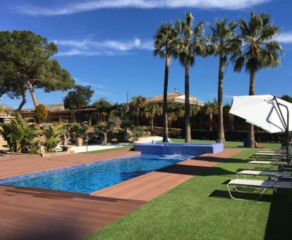 Foto de la piscina al aire libre disponible todo el año de este establecimiento rural.