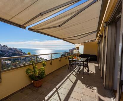 Foto de las instalaciones de este apartamento con vistas al mar.