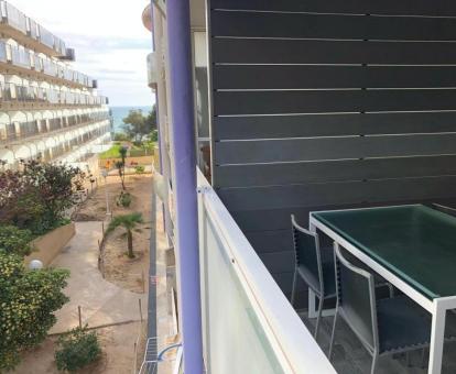 Foto de las instalaciones de este apartamento con vistas al mar.