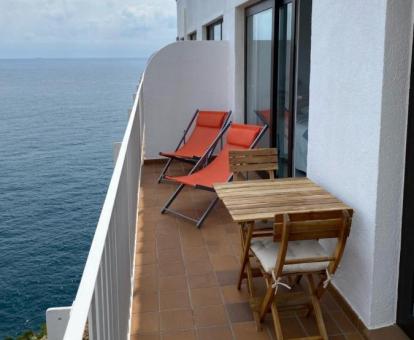 Foto de las instalaciones de este hotel con vistas al mar.