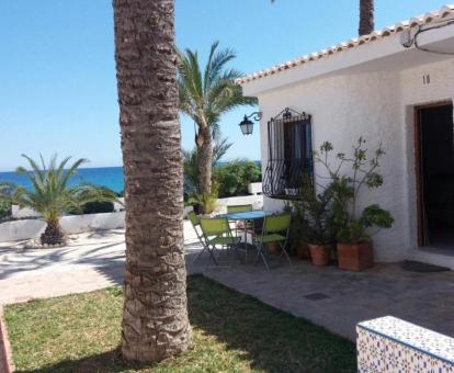 Foto de las instalaciones de este apartamento con vistas al mar.