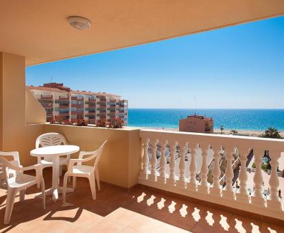 Foto de las instalaciones de este hotel con vistas al mar.