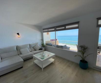 Foto de las instalaciones de este apartamento con vistas al mar.