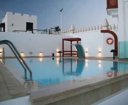 Foto de la piscina al aire libre disponible todo el año de este alojamiento.