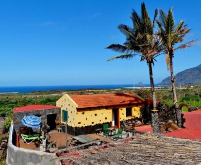 Foto de esta bonita casa rural con amplia zona exterior.