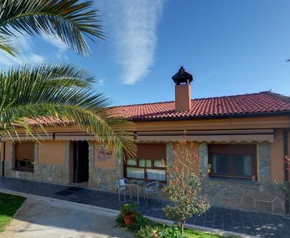 Una de las hermosas casas rurales de este complejo ideal para descansar de la rutina.