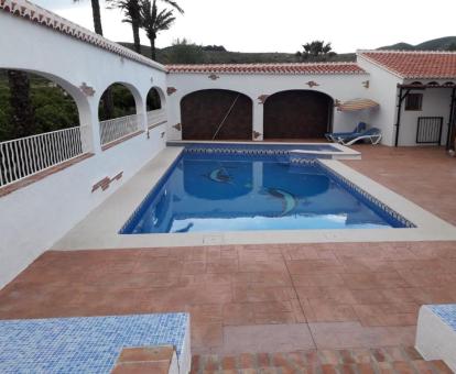 Foto de esta acogedora casita de invitados con piscina privada.