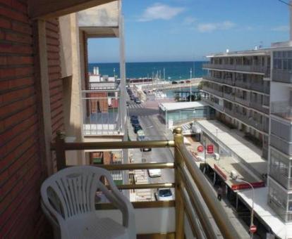 Foto de las instalaciones de este hotel con vistas al mar.