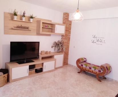 Foto de las instalaciones de este hotel con vistas al mar.