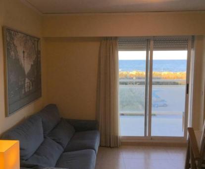 Foto de las instalaciones de este apartamento con vistas al mar.