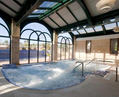 Foto de la piscina de hidroterapia del spa del hotel.