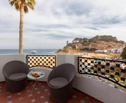 Foto de las instalaciones de este hotel con vistas al mar.