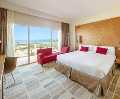 Foto de la Habitación Doble Deluxe Premium con vistas al mar y terraza privada.