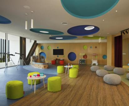 Foto de este hotel con servicio de guardería para niños.