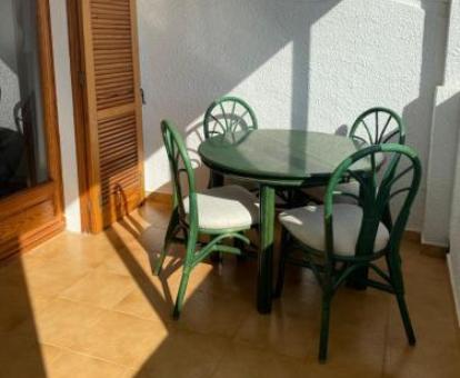 Foto de las instalaciones de este hotel con vistas al mar.