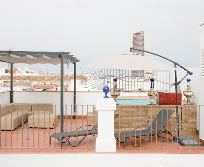  Bañera de hidromasaje privada al aire libre del apartamento con terraza de este establecimiento.