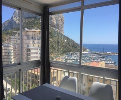 Foto de las instalaciones de este apartamento con vistas al mar.