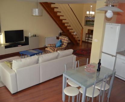 Foto del interior de esta casa adosada con zona exterior privada.