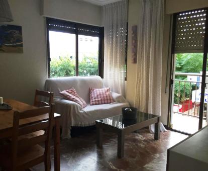 Foto de las instalaciones de este apartamento con vistas al mar.