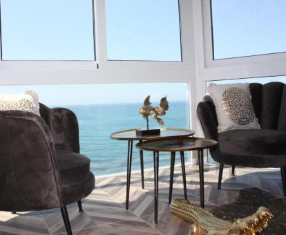 Foto de las vistas al mar desde el interior de este precioso apartamento.