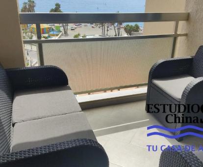 Foto de las instalaciones de este apartamento con vistas al mar.