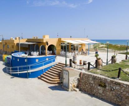 Foto de las instalaciones de este alojamiento con vistas al mar.