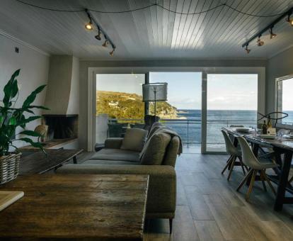 Foto de esta maravillosa casa con terraza y vistas al mar.