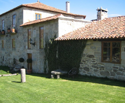 Foto de los exteriores y jardines del Pazo a Freiria