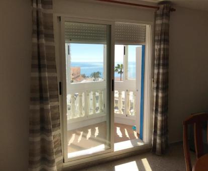 Foto de las instalaciones de este apartamento con vistas al mar.