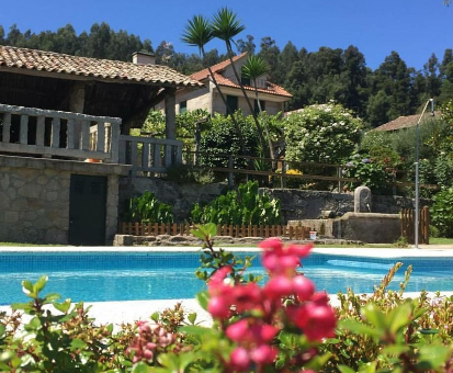 Piscina al aire libre cerca del jardín Casa Roque en Gondomar