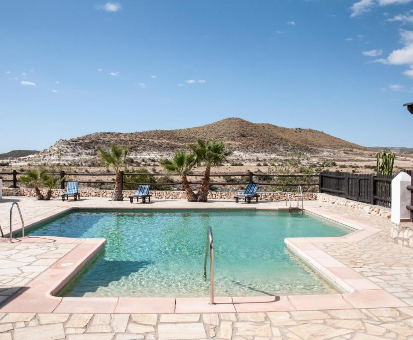 Piscina al aire libre con hermosa vista al desierto Casa Rural Cerro La Goma en Agua Amarga