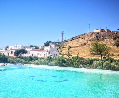 Hermosa piscina con vista hacia el pueblo Casa Cortijo Torreblanca El Pozo de los Frailes