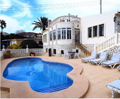 Piscina al aire libre localizada en la terraza de la Modern Villa in Coveta Fuma en El Campello