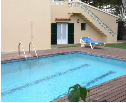 Piscina exterior de  la Villa dolores en Cala'n Bosch