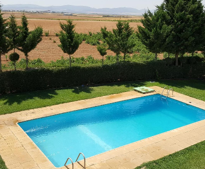 Piscina exterior con hermosa vista hacia los llanos de la comunidad de Consuegra. Casa La Habanerita