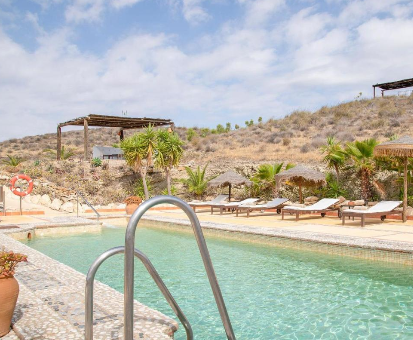 Piscina exterior con hermosa vista hacia la vegetacion de lugar, Casa Los Malenos Agua Amarga