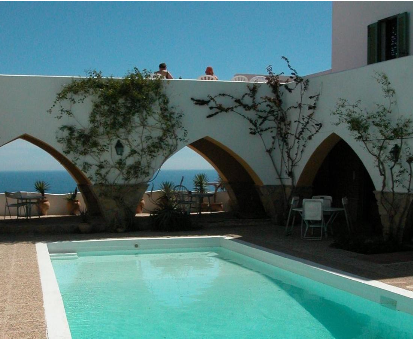 Piscina al intemperie con hermosa vista hacia el mar Casa El Mirador del Castillo en Mojácar