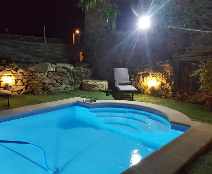 Piscina al aire libre rectangular de la casa San Amaro en Salamonde